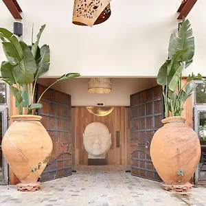 Hotel Sukha, Escoriaza